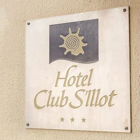 Club Hotel