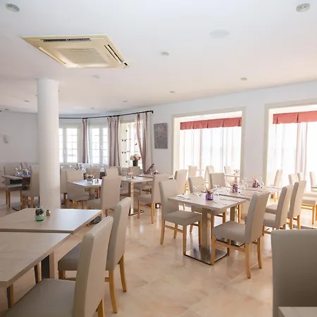 Club Hotel